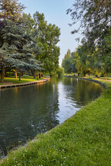 Fototapeta premium Beautiful park along the Cam river in Cambridge. Cambridgeshire. United Kingdom