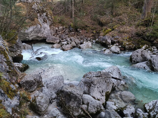 Naklejka na ściany i meble Wilder Fluss / Wasserfall Ramsauer Ache, Zauberwald Ramsau bei Berchtesgarden, Berchtesgardener Land