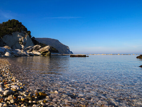 Spiaggia di Numana con mare limpido (Marche, Italia)