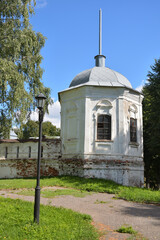 Vladimir, wall of the Theotokos-Rozhdestvensky monastery.