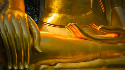 The hand of the golden Buddha statue.
