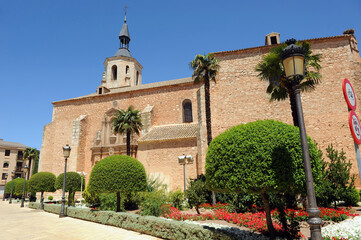 Fototapeta na wymiar Iglesia de San Pedro Apóstol en Daimiel, provincia de Ciudad Real, Castilla la Mancha, España