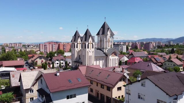 Biserica Cartier Racadau, Biserica &bdquo;Sfintii Imparati Constantin si Elena si Sf. Corneliu Sutasul&rdquo; Racadau