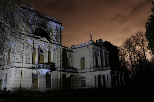Old abandoned maison