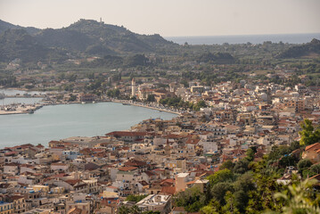 Obraz premium Zakynthos town city. Harbor of Zakynthos town seen from bochali view point, Greece. Panorama of the Zante Zakynthos town in Greece.