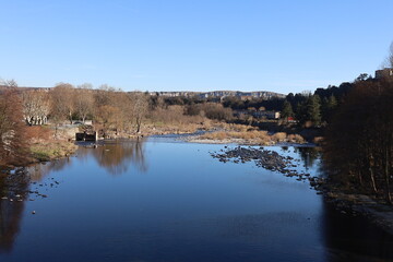 Obraz premium La rivière Ardèche, ville de Aubenas, département de l'Ardèche, France
