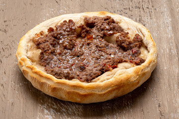 Diversos tipos de esfirra a típica comida arabe originária do Líbano e da Síria. Com diversos tipos de recheio


