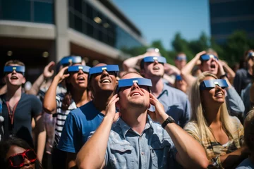 Photo sur Aluminium Etats Unis A crowd of people watch the annular solar eclipse