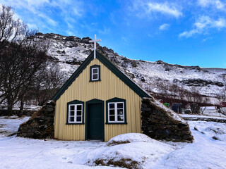 The little church of Hof within a snowy surrounding