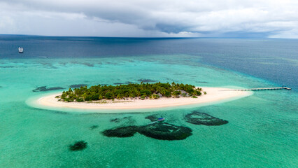 Tivua private island in Fiji - obrazy, fototapety, plakaty