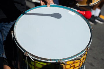 Obraz premium Musicians playing percussion instruments are seen at the Fuzue pre-carnival parade in the city of Salvador, Bahia.