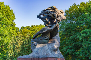 Frederic Chopin Monument in Lazienki Park, Warsaw, Poland - obrazy, fototapety, plakaty
