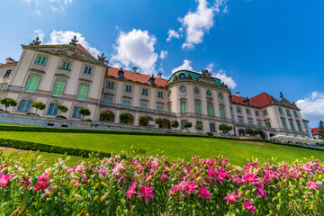 Fototapeta na wymiar Gardens of the Royal Castle in Old Town of Warsaw, Poland