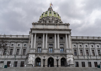 Fototapeta na wymiar Clouds of the Pennsylvania State Capitol Building in Harrisburg