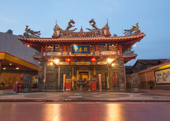 Fototapeta premium chinese temple at night