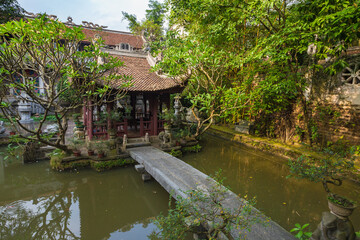 Fototapeta na wymiar Vietnamese traditional house
