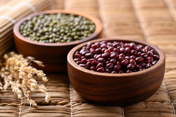 Red and green mung bean in wooden bowl, Food ingredients