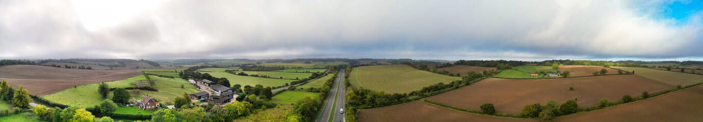 Fototapeta premium Aerial Panoramic View of Beautiful Countryside Landscape of Bedfordshire, England. United Kingdom.