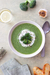Green broccoli and spinach soup. Healthy eating. Vegetarian food.