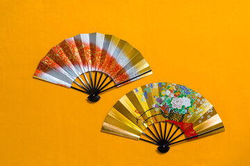 日本的伝統工芸品の舞扇、舞踊や装飾品としも非常に美しい。贈り物にも最適。