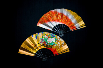 日本的伝統工芸品の舞扇、舞踊や装飾品としも非常に美しい。贈り物にも最適。
