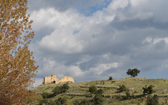 RUINAS DEL CASTILLO DE PRADAS. CERCA DE LA POBLACI&Oacute;N DE SAN AGUST&Iacute;N. TERUEL. ESPA&Ntilde;A. EUROPA
