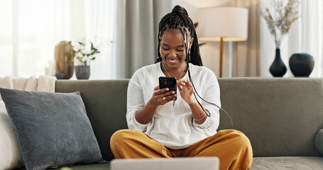 Happy, black woman and credit card with phone on sofa for online shopping, payment code and fintech at home. Mobile banking, finance and password to upgrade subscription, ecommerce and money savings - obrazy, fototapety, plakaty
