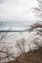 Fototapeta na wymiar lake in germany, water, port, cloudy day, baveira