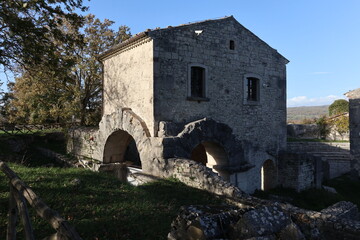 Fototapeta na wymiar Altilia - Scorcio del teatro del Parco Archeologico di Sepino