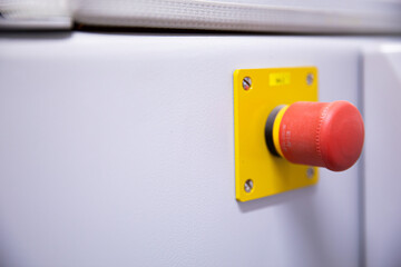 Notaustaster Schlagknopf f&uuml;r eine Maschine in einer Schreinerei, Sicherheits Not-Aus in einem Handwerksbetrieb, Industrievorschrift und Maschinenrichtlinie