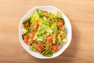 パリパリ麺サラダ
