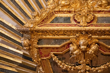 golden buddha statue