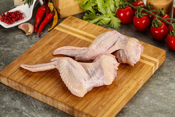 Raw chicken wings foe cooking