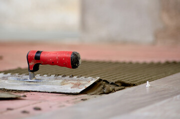 Resources to install ceramic flooring.
