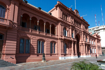 Fototapeta na wymiar Balcony of Evita Peron - Exterior of Casa Rosada palace in Buenos Aires, Argentina, South America