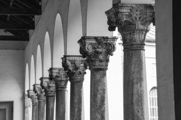 Kapitell korinthischer Säulen