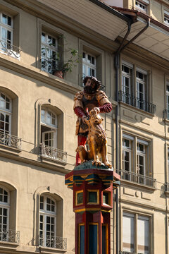 The Simsonbrunnen (Samson Fountain) represents Samson killing a lion
