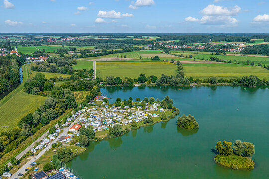 Campingplatz am Oberrieder Weiher im schwäbischen Günztal nahe Krumbach