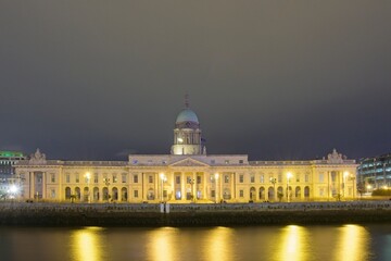 Night view of The Custom House in Dublin, Ireland