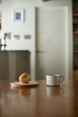 おやつのパンとホットコーヒー