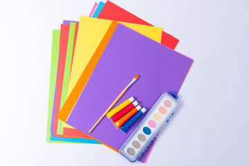 DRAWING SHEETS OF COLORS, TEMPERA, BRUSH AND WATERCOLORS ON WHITE BACKGROUND.