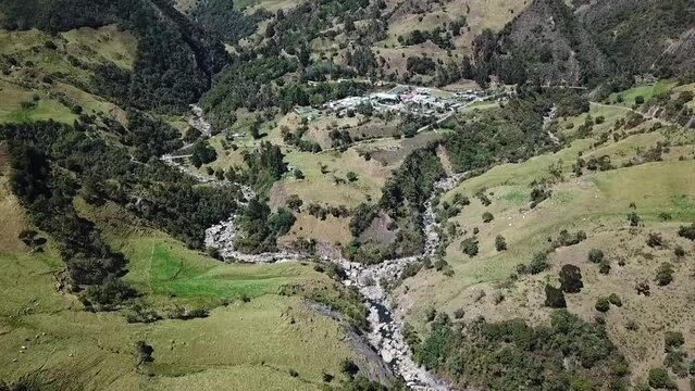 Toma a&eacute;rea del paisaje natural de la localidad del Sumapaz en Bogot&aacute; - Colombia, cerca del Centro Poblado de Nazareth 2.