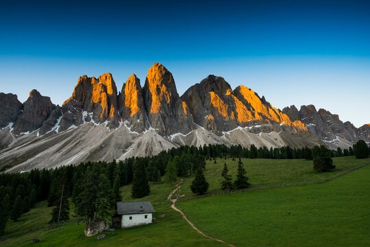 Sunrise, Glatschalm, Geislerspitzen, Villnoess Valley, Sass Rigais, Dolomites, South Tyrol, Italy, Europe