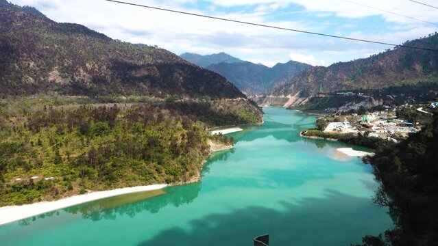 21st january 2022, Srinagar India. Alaknanda River between Srinagar and Rudraprayag in the Garhwal Region of Uttarakhand, India. 21st january 2022.