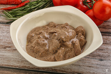 Soft chicken liver with cream