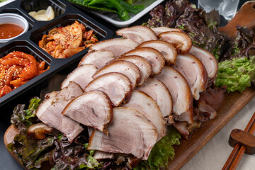 Jokbal, bossam, Korean food, braised pork, makguksu, hwangtae, slush, muksabal, side dishes, salted shrimp, lettuce,