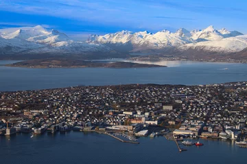 Keuken spatwand met foto panoramic picture of the city Tromso from a viewpoint on top of a mountain © johannes81