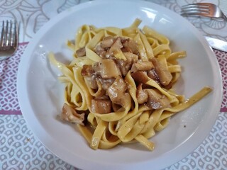 San Massimo - Tagliatelle ai funghi porcini del ristorante Dimora Rurale Il Campanaccio