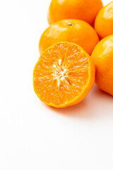 白背景にミカン