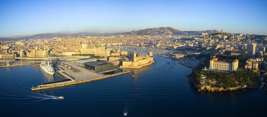 Vue aérienne de Marseille Vieux Port